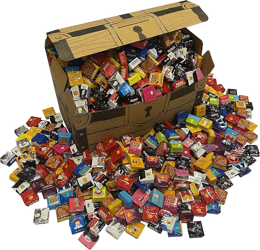 Amazon.co.jp: チロルチョコ 243個 バラエティ 宝箱ギフトセット